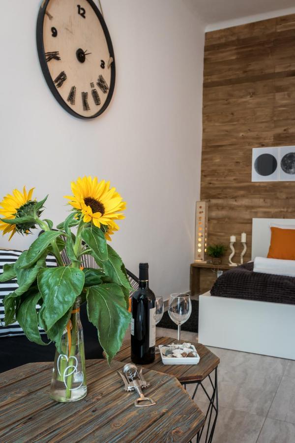 Cracow Best Location Apartment With Garden By Cozyplace Krakau Buitenkant foto