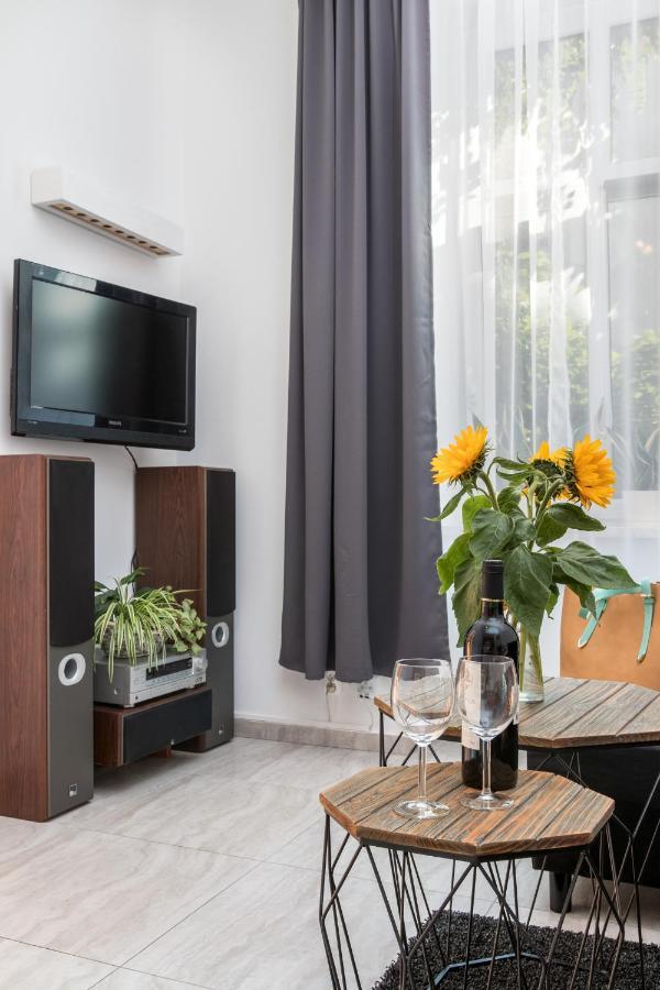 Cracow Best Location Apartment With Garden By Cozyplace Krakau Buitenkant foto