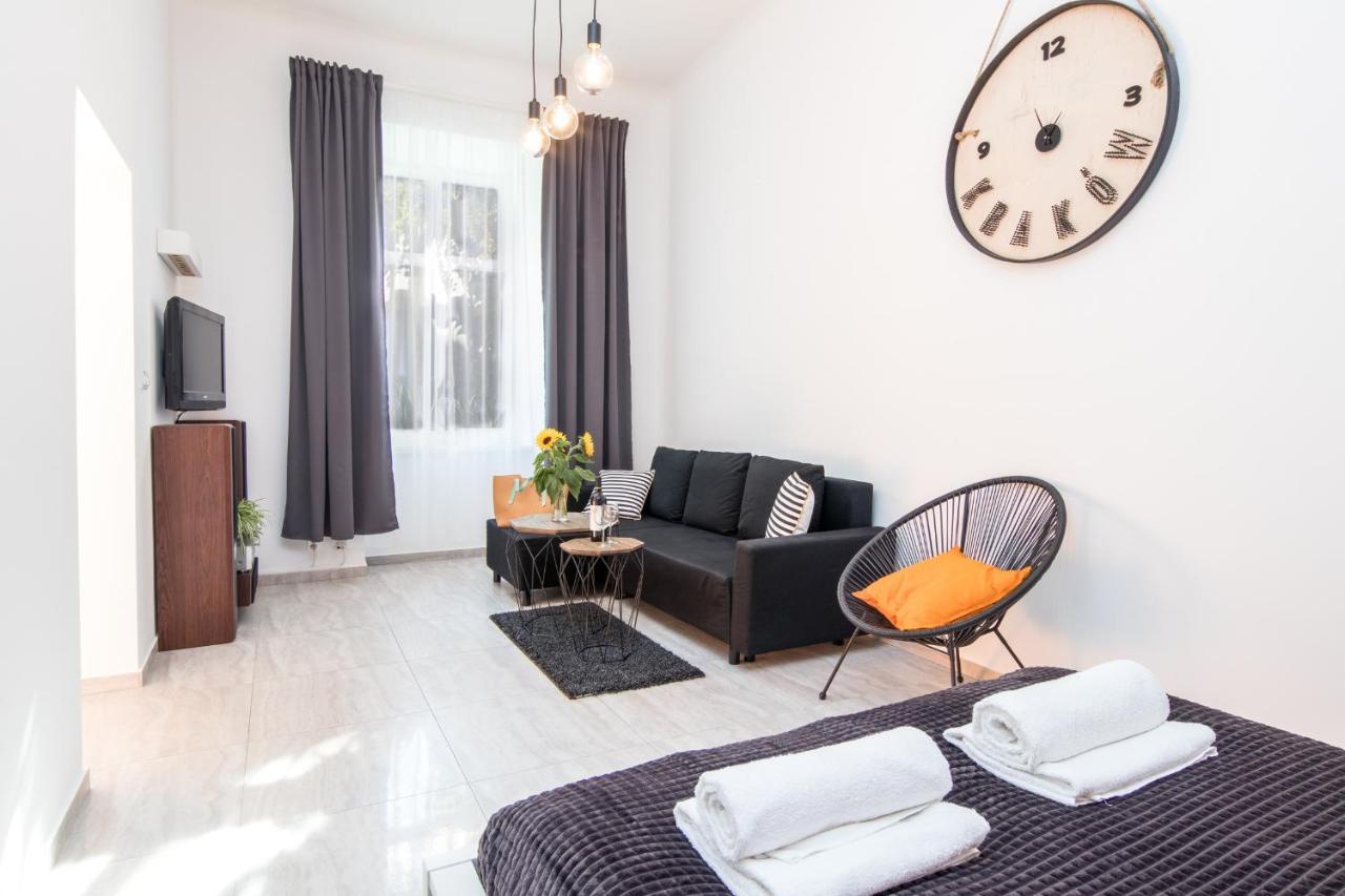 Cracow Best Location Apartment With Garden By Cozyplace Krakau Buitenkant foto